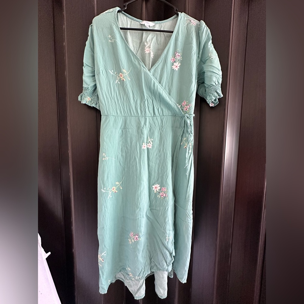Time and Tru Green  Dress with V-Neck
